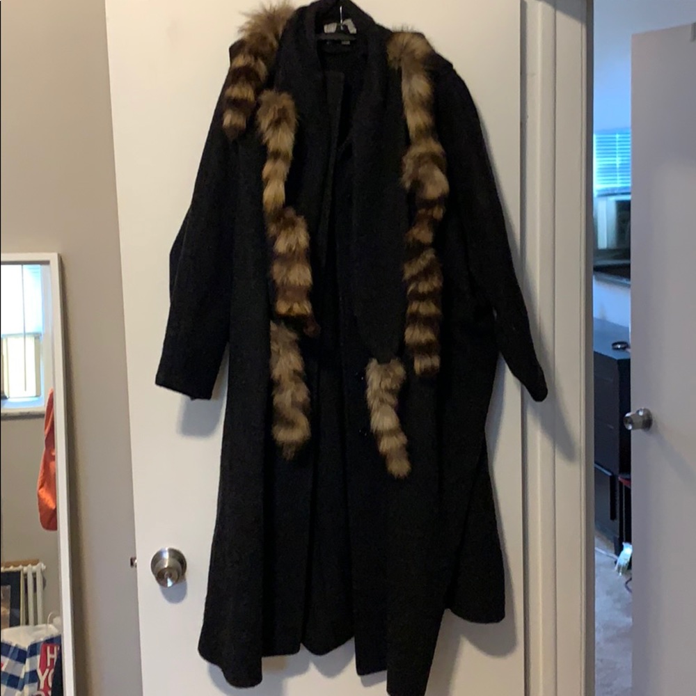 Raccoon tail styled heavy winter coat